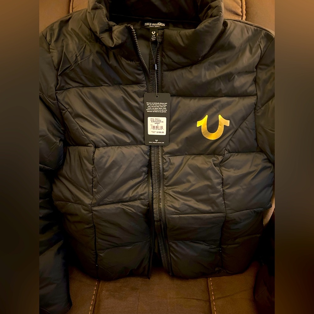 ✨ WOMENS TRUE RELIGION PUFFER✨